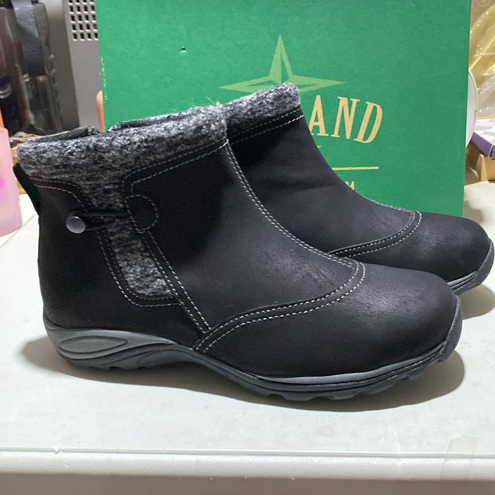 Eastland Booties - Picture 4 of 9